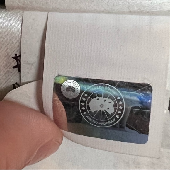 Canada Goose Sanford Parka - Picture 14 of 15